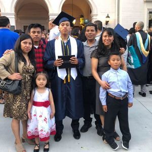 Meet your Posher, Eliseo